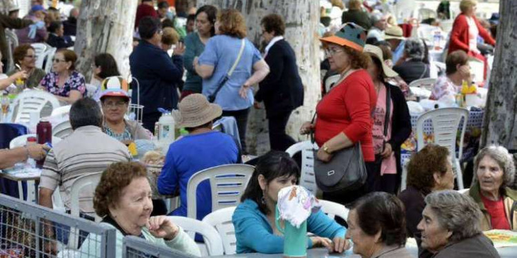 Alzheimer: un forma de prevenir es "trabajar el cerebro"