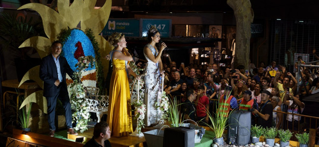 Pasó la Vía Blanca, entre el color del desfile y un Palco Oficial con presencia nacional