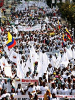 Galeano llama a terminar con la violencia en Colombia