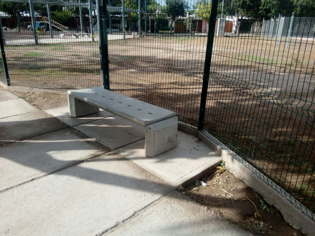 Por inseguridad y vandalismo, Guaymallén enreja sus plazas