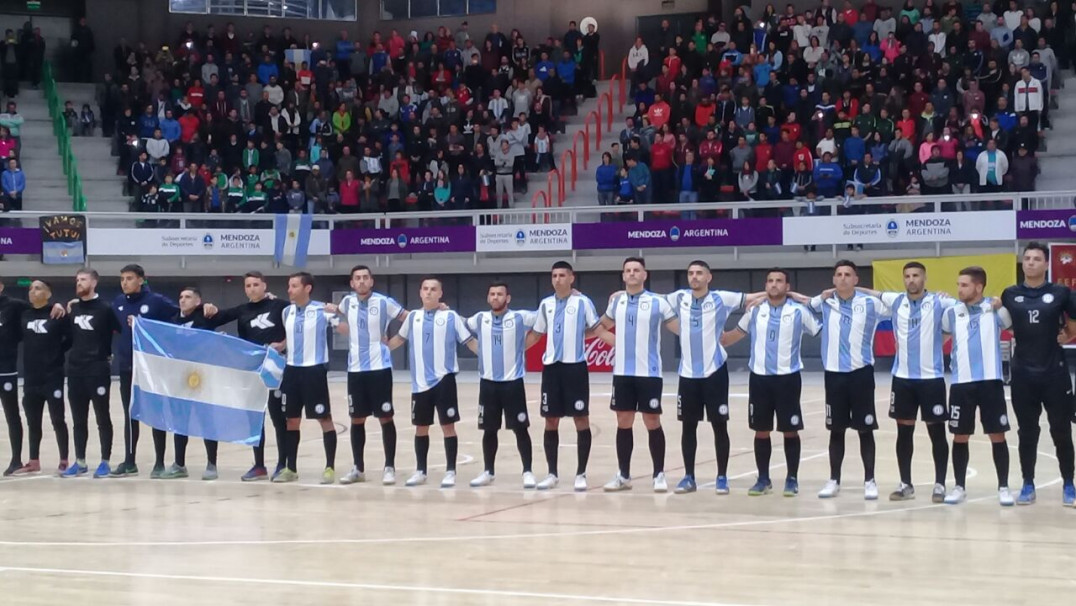 imagen El equipo argentino de futsal inauguró el estadio con una victoria