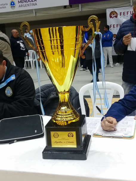 imagen El equipo argentino de futsal inauguró el estadio con una victoria