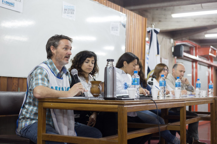 imagen Fotogalería: debate en la UNCUYO por mayor presupuesto para Ciencia y Educación