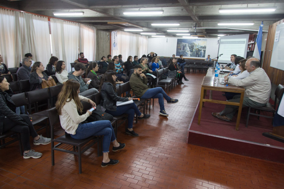 imagen Fotogalería: debate en la UNCUYO por mayor presupuesto para Ciencia y Educación