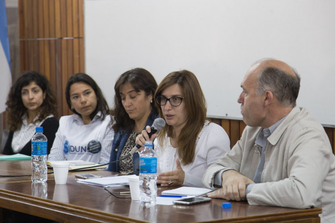 Fotogalería: debate en la UNCUYO por mayor presupuesto para Ciencia y Educación