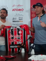 El Globo presentó a su nuevo DT