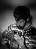 Ernesto Pérez Matta les canta a otros en su nuevo disco