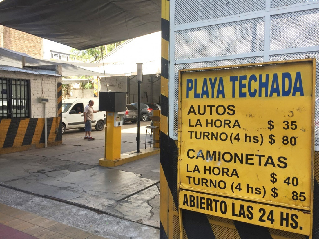 Los estacionamientos ahora cumplen por miedo a multas multimillonarias