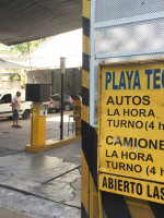 Los estacionamientos ahora cumplen por miedo a multas multimillonarias