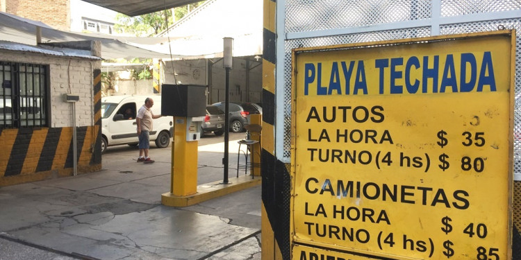 Los estacionamientos ahora cumplen por miedo a multas multimillonarias