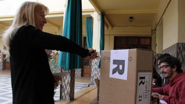 imagen Arrancó en todo el país el esperado domingo electoral