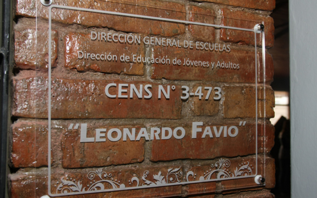 Homenaje: Una escuela recibió el nombre de Leonardo Favio