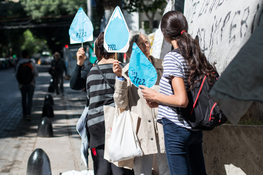 imagen Postales: concentración en rechazo de los cambios en la Ley 7722