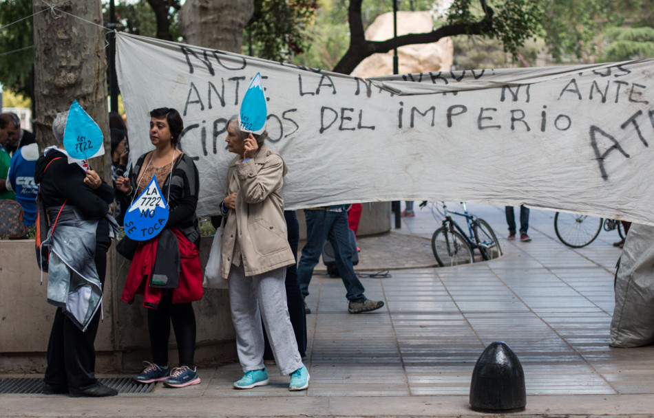 imagen Postales: concentración en rechazo de los cambios en la Ley 7722