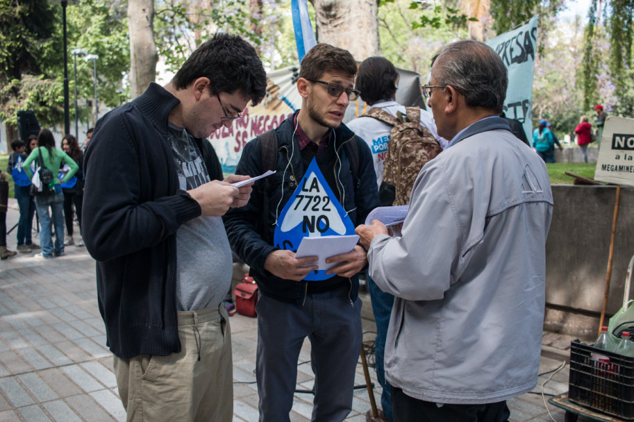 imagen Postales: concentración en rechazo de los cambios en la Ley 7722