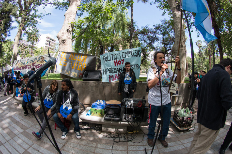 imagen Postales: concentración en rechazo de los cambios en la Ley 7722