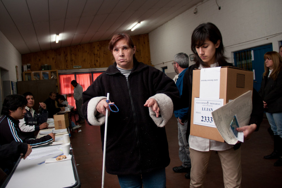 imagen Entre el 40 y el 50% del padrón ya emitió su voto, informó la Cámara Nacional Electoral