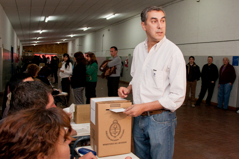 imagen Entre el 40 y el 50% del padrón ya emitió su voto, informó la Cámara Nacional Electoral