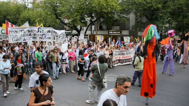 imagen Miles de mendocinos dijeron "Nunca Más"