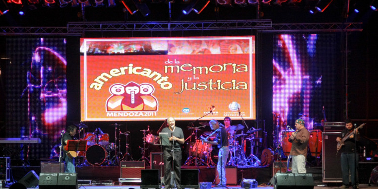 Con un cierre de lujo culminó el "Americanto por la Memoria y la Justicia 2011"