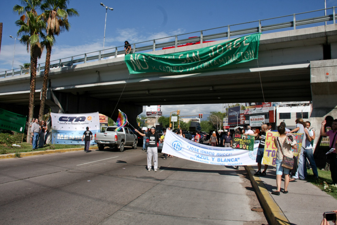 Continúan las manifestaciones contra la mega minería en Mendoza