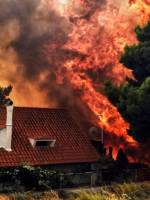 Un incendio desató la peor catástrofe  en la historia de Grecia