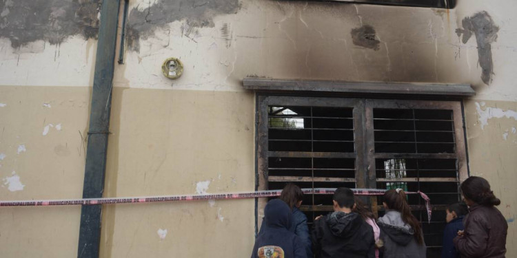 Robaron e incendiaron el Jardín Arco Iris del Campo Pappa