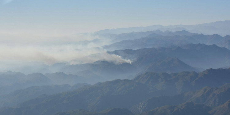 Suman un avión hidrante a la lucha contra el fuego en San Juan