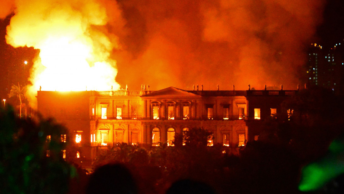 Un incendio consume el Museo Nacional de Río de Janeiro