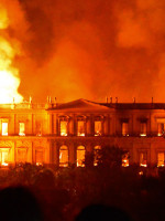 Un incendio consume el Museo Nacional de Río de Janeiro