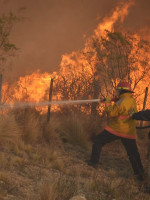 Se reavivó el fuego y hay más de cien evacuados en San Luis