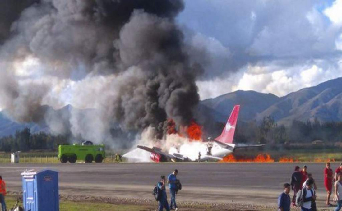 Un avión se incendió en Perú y no hay víctimas