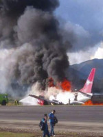 Un avión se incendió en Perú y no hay víctimas