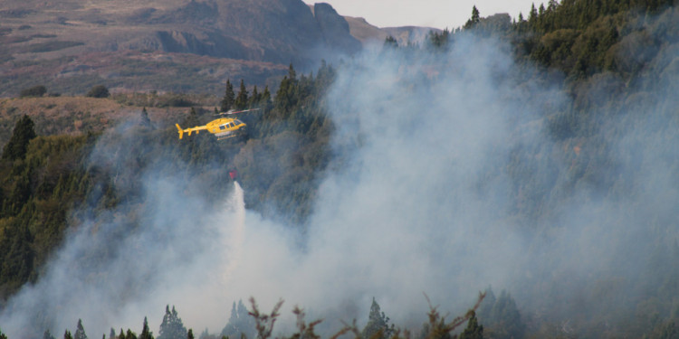 Desesperante lucha contra los incendios en el oeste de Chubut, que siguen descontrolados