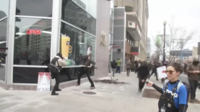imagen Incidentes en el Capitolio momentos antes de la jura de Donald Trump