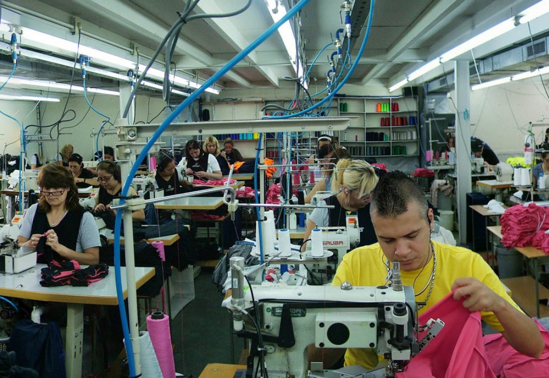 La industria textil dice que el 50 % del valor de la ropa corresponde a impuestos
