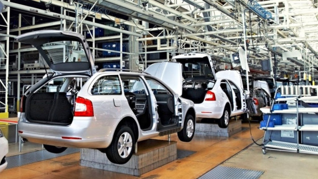 imagen La industria se hundió el 8,1% en junio