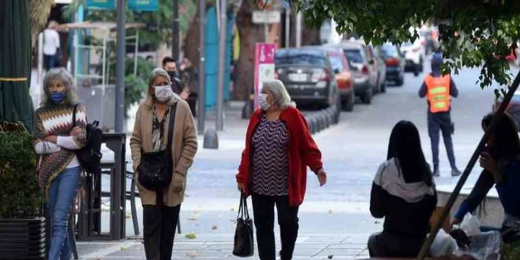 Mendoza registró un leve descenso de casos de COVID-19 