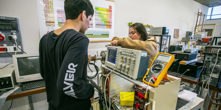 Mecatrónica: una de las carreras prioritarias para el futuro que se puede estudiar en la UNCUYO