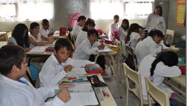 imagen Se inician las clases en casi todo el país