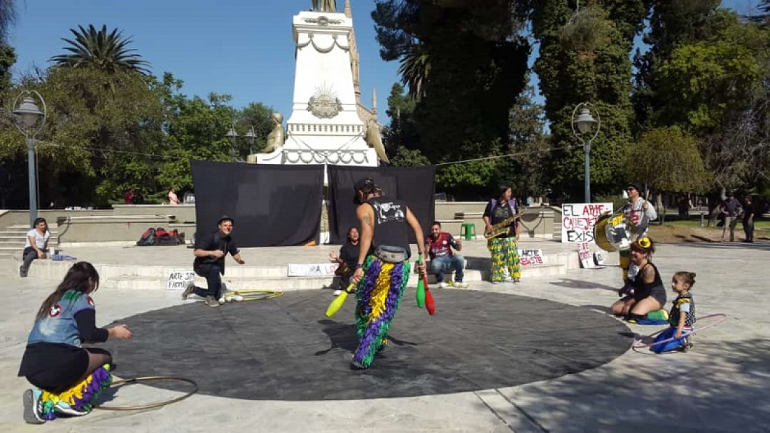 Artistas callejeros contra el Código de Convivencia Urbana: "El arte no es delito"  