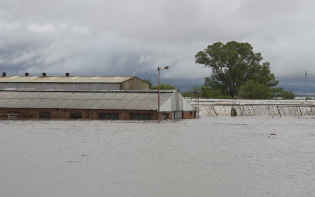 Cientos de evacuados por inundaciones al sur de Santa Fe