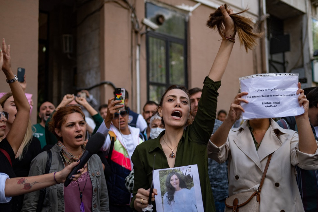 Irán eliminó la Policía de la moral pero para los grupos opositores la medida es insuficiente