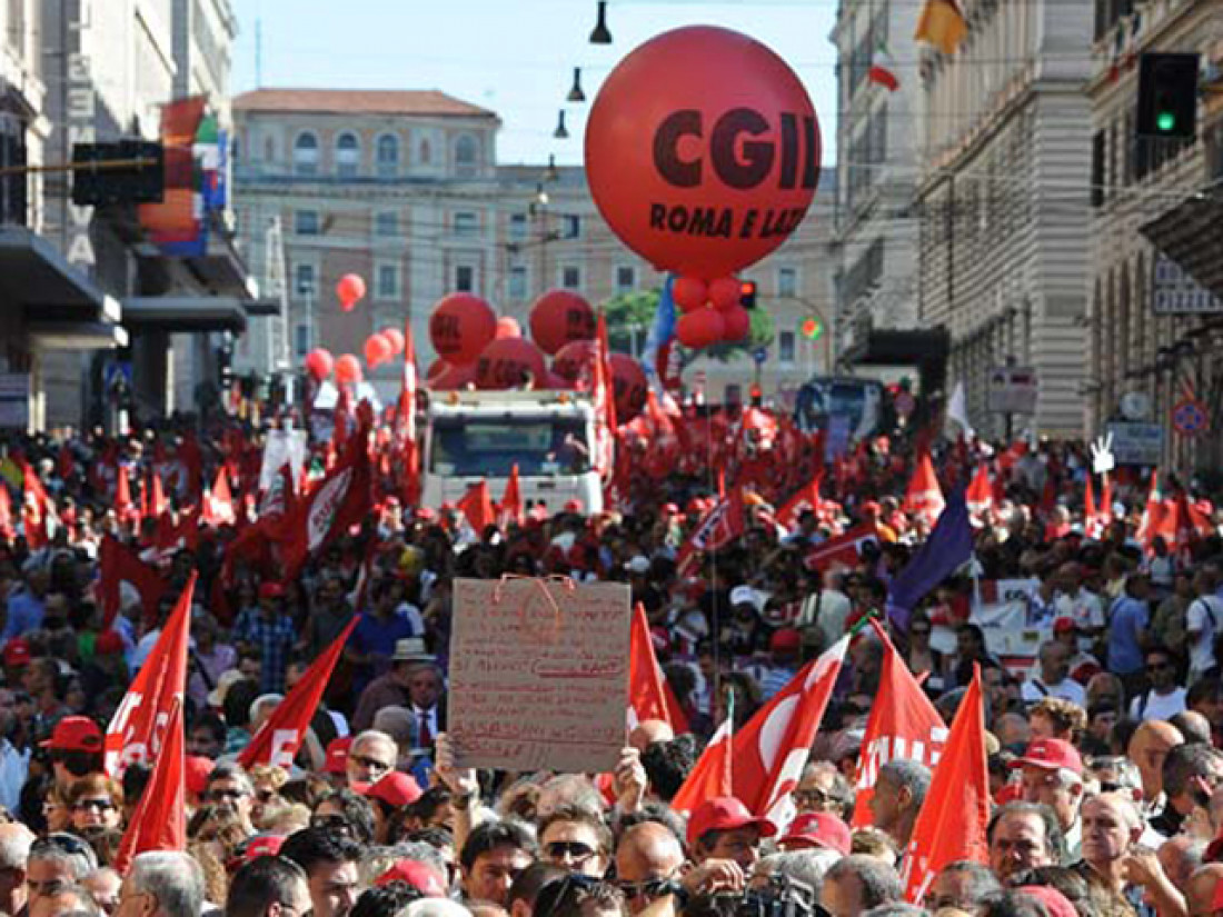 Huelgas enfrentan las medidas de austeridad de Berlusconi y Zapatero