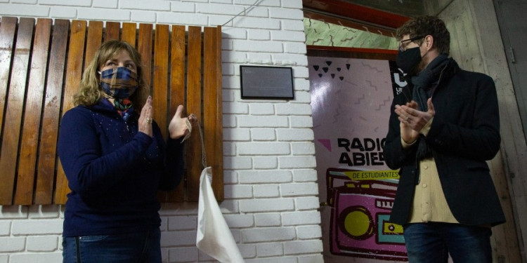 El estudio de Radio Abierta ya lleva el nombre de Jorge Sosa