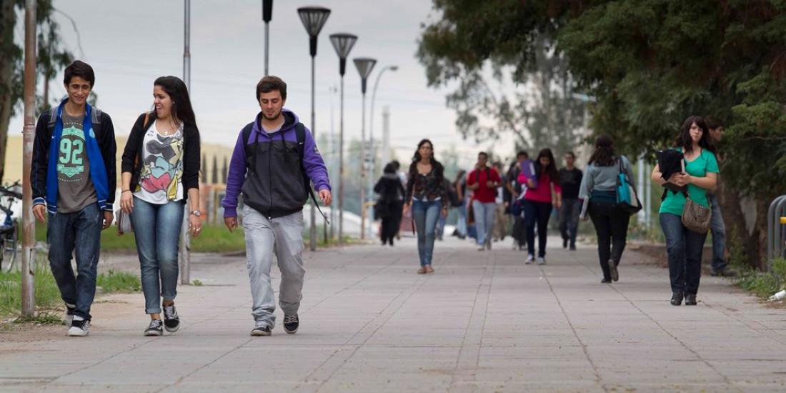 Uno de cada cinco jóvenes no tiene quien lo aconseje