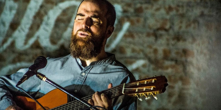 Juan Lucangioli presenta "Canciones para tu alma, palabras para tu camino"