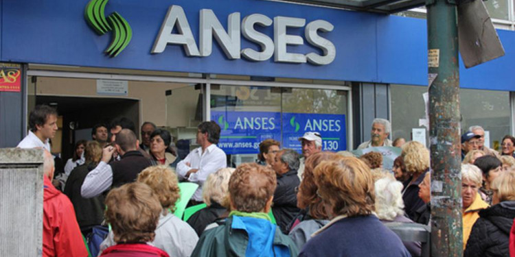 Suben 15 % las jubilaciones y la asignación por hijo