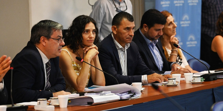 Mientras la Corte Suprema se reunió por primera vez, Diputados avanzó con el juicio político