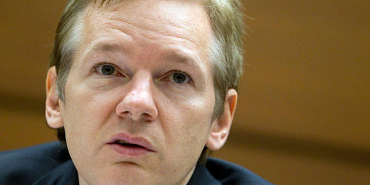 Ecuador busca generar un salvoconducto para el creador de Wikileaks
